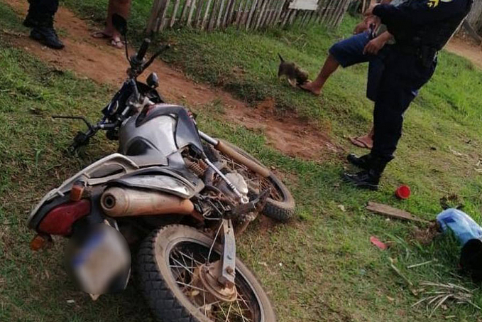 Embriagado e pilotando moto, homem é preso após agredir o enteado, que registrou queixa na polícia - News Rondônia