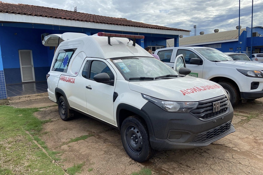 Prefeitura recebe nova ambulância para o transporte de pacientes - News Rondônia