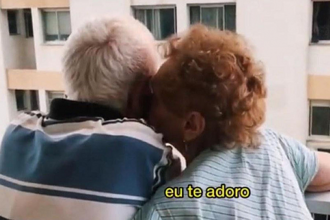 Idosos com Alzheimer fazem juras de amor na varanda e encantam as redes: VÍDEO - News Rondônia