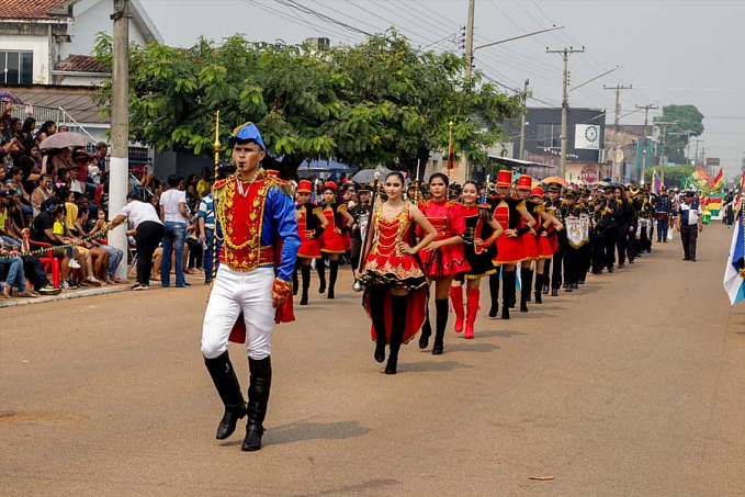 Desfile marca as comemorações do Bicentenário da Independência, em Guajará-Mirim - News Rondônia