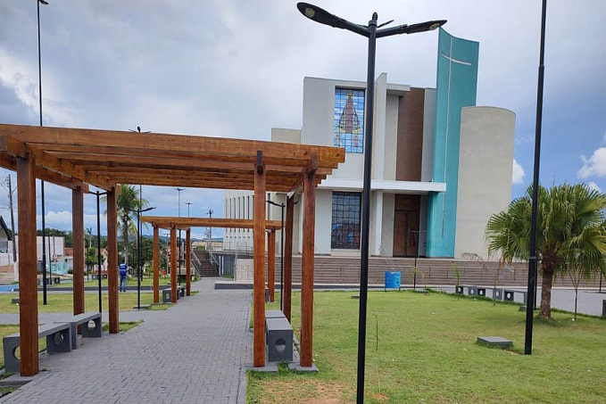 Segunda etapa de revitalização da Praça Nossa Senhora Aparecida em Colorado do Oeste está em fase de conclusão - News Rondônia