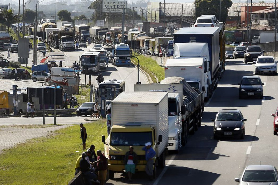 Caminhoneiros e taxistas recebem auxílio nesta terça - News Rondônia