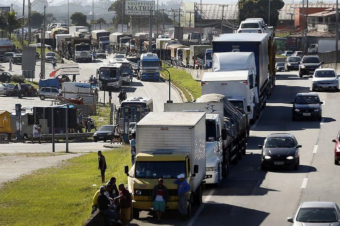 Caminhoneiros e taxistas recebem auxílio nesta terça - News Rondônia