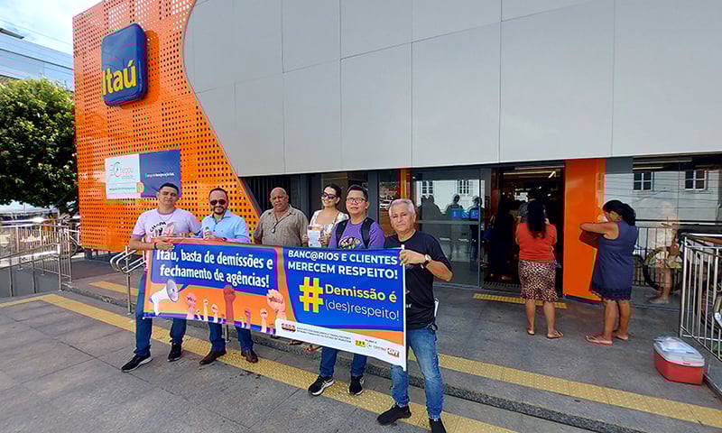 Bancários de Rondônia protestam contra demissões do Itaú, o banco que mais lucra no país - News Rondônia