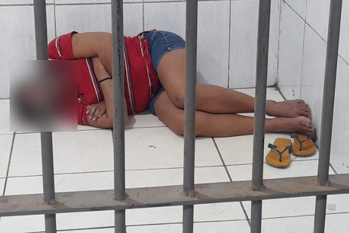 FAZENDO UM CORRE - Viciada é presa fazendo furto de fios em construção na capital - News Rondônia