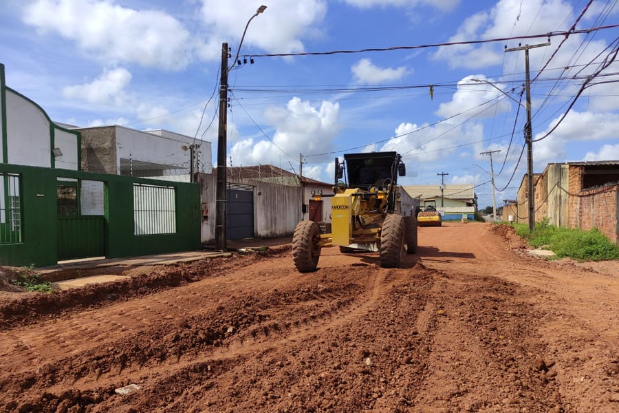Prefeito Hildon Chaves vistoria obras de infraestrutura no bairro Igarapé - News Rondônia