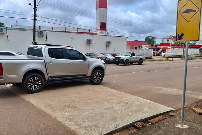 Vereador Aleks Palitot tem pedido atendido para lombada na avenida Anysio da Rocha Compasso - News Rondônia