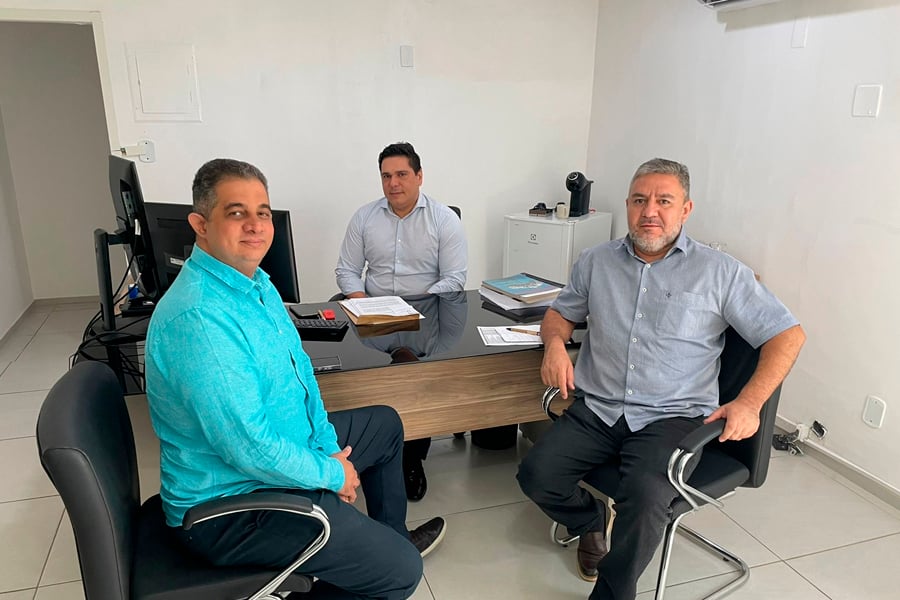 Vereador Everaldo Fogaça visita IPAM e conhece sistema de atendimento aos filiados - News Rondônia