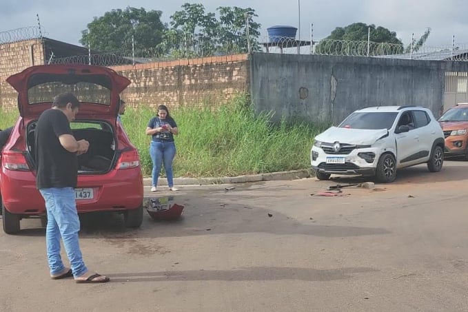 ASSISTA: Motorista de caminhonete foge depois de causar acidente com mais dois carros - News Rondônia