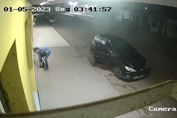 Vídeo mostra bandidos invadindo loja de roupas infantis na zona leste - News Rondônia