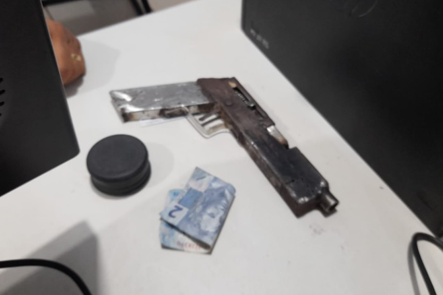 ROUBO EVITADO - Dupla é detida com arma antes de cometer crime na zona leste - News Rondônia