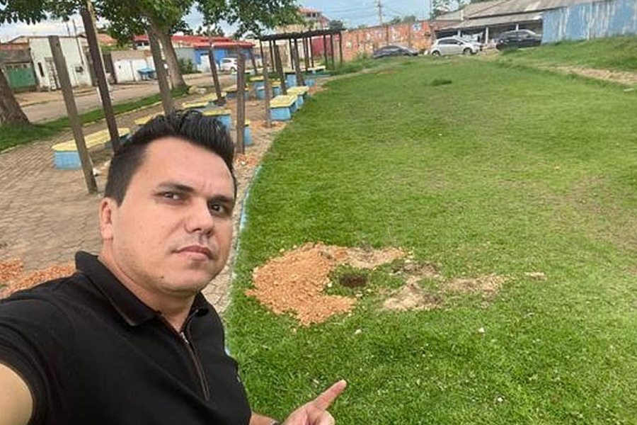 Vereador Edimilson Dourado acompanha serviço de instalação de iluminação no campo Atalaia - News Rondônia