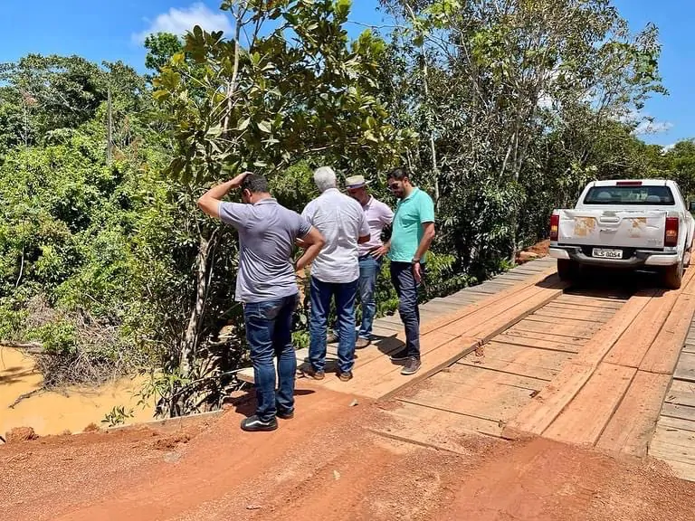 Vereador Márcio Pacele acompanha execução de serviços realizados pela Semagric nos distritos de Extrema e Nova Califórnia - News Rondônia