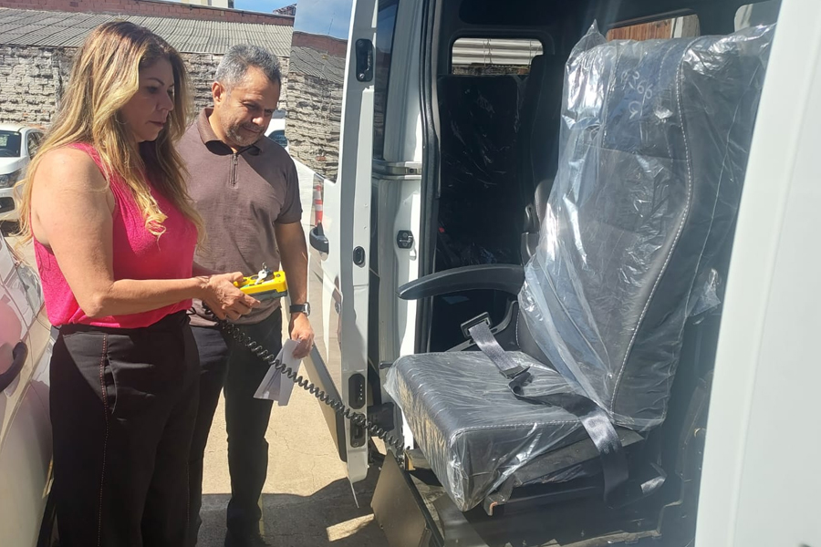 Programa Talentos do Futuro recebe van para transporte de alunos e colaboradores - News Rondônia