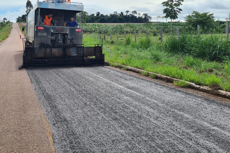 DER inicia obras de microrrevestimento asfáltico na RO-267, em Castanheiras - News Rondônia