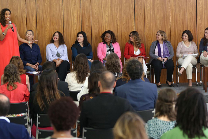 Mulheres ocupam 34% de cargos de alta liderança no setor público - News Rondônia