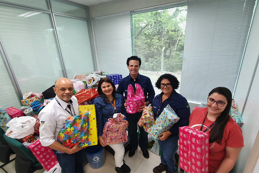 Ação dos integrantes da Santo Antônio Energia entrega mais de 420 presentes neste Natal - News Rondônia