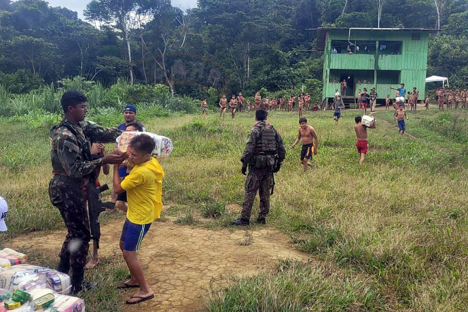 Governo distribui 4 toneladas de alimentos para comunidades yanomami - News Rondônia