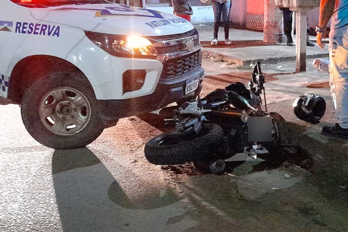 Homem sem CNH é preso após empinar moto na frente da PM na zona leste - News Rondônia