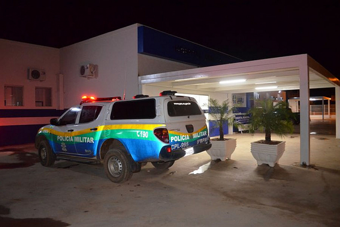 Homem é esfaqueado em bar e resolve ir andando três quadras até o Hospital - News Rondônia