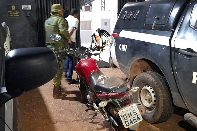 BPFron prende jovem com moto roubada na BR-364 em Porto Velho - News Rondônia