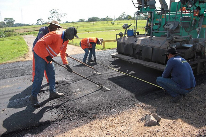 DER asfalta principais ruas do Parque Vandeci Rack para 10ª Rondônia Rural Show Internacional - News Rondônia