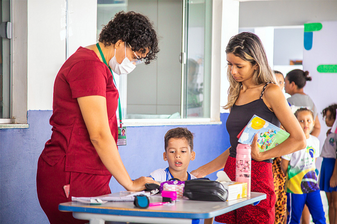 Prefeitura de Jaru leva atendimentos do Aprender com Saúde para alunos da Escola Pato Donald - News Rondônia