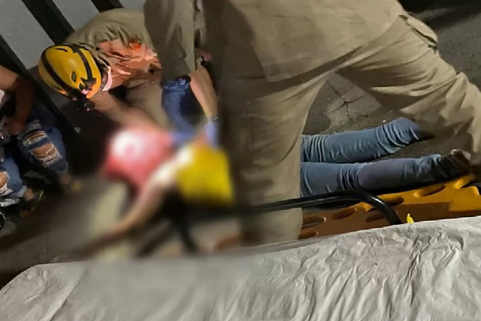 Aluna é presa suspeita de colocar fogo no corpo de colega em escola após sofrer bullying pelo bronzeamento - News Rondônia
