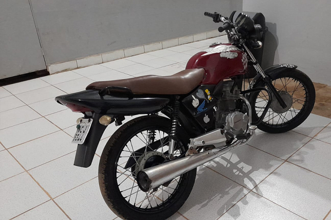 DENÚNCIA: Suspeito é flagrado com moto roubada enquanto usava drogas na capital - News Rondônia