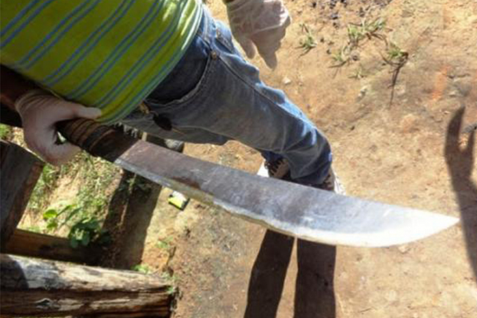 Homem é agredido com facão pelo padrasto durante bebedeira na capital - News Rondônia
