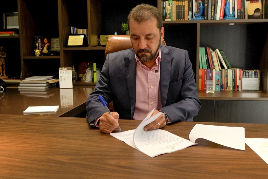 Prefeito assina ordem de serviço para obras em bairros nas zonas Sul e Leste da capital - News Rondônia