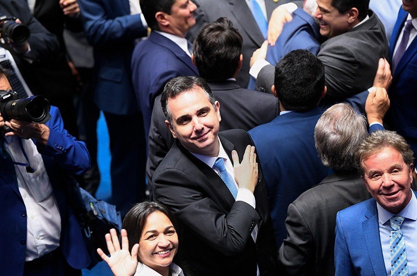 Rodrigo Pacheco é reeleito presidente do senado federal por 49 votos a 32 - News Rondônia