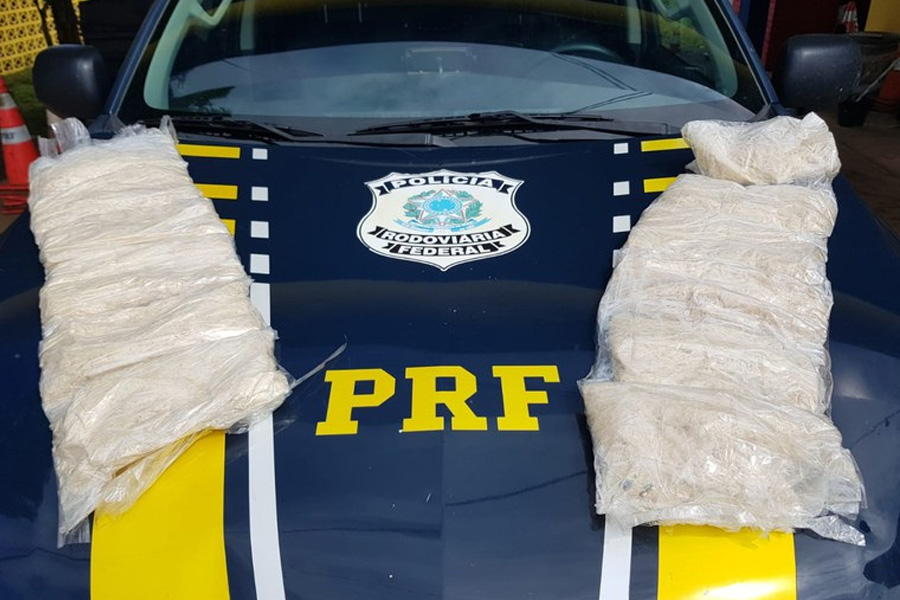 Em Porto Velho, PRF encontra pasta base de cocaína junto ao corpo de passageiras - News Rondônia