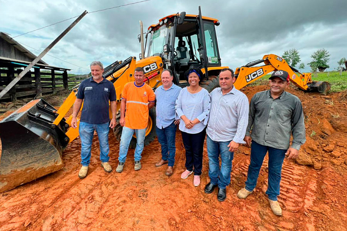 Através de emendas de R$ 400 mil, deputada Silvia Cristina entrega ruas asfaltadas, sarjetas e meio fio em Cujubim - News Rondônia