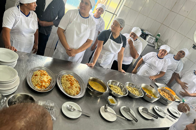 Comunidades ribeirinhas recebem curso de preparo de peixe e camarão - News Rondônia