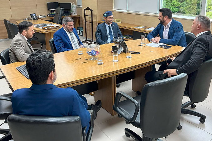 Deputado Fernando Máximo participa de reunião no Ministério da Saúde para implantação do Samu em vários municípios de Rondônia - News Rondônia