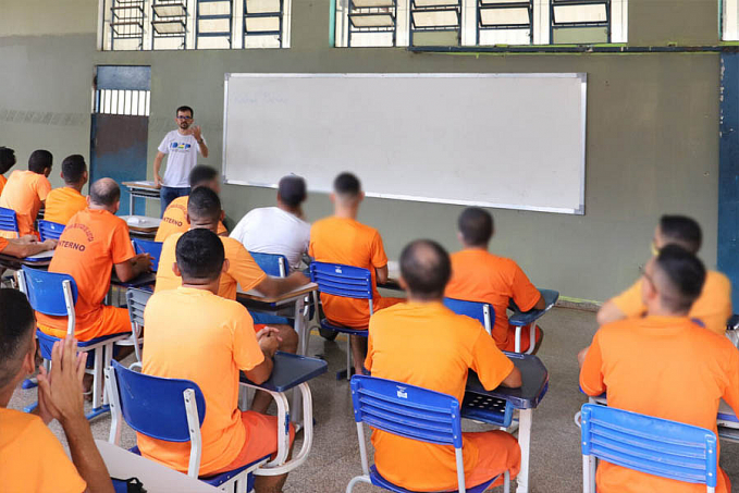 Cursos profissionalizantes são oferecidos para oportunizar a ressocialização no sistema prisional - News Rondônia