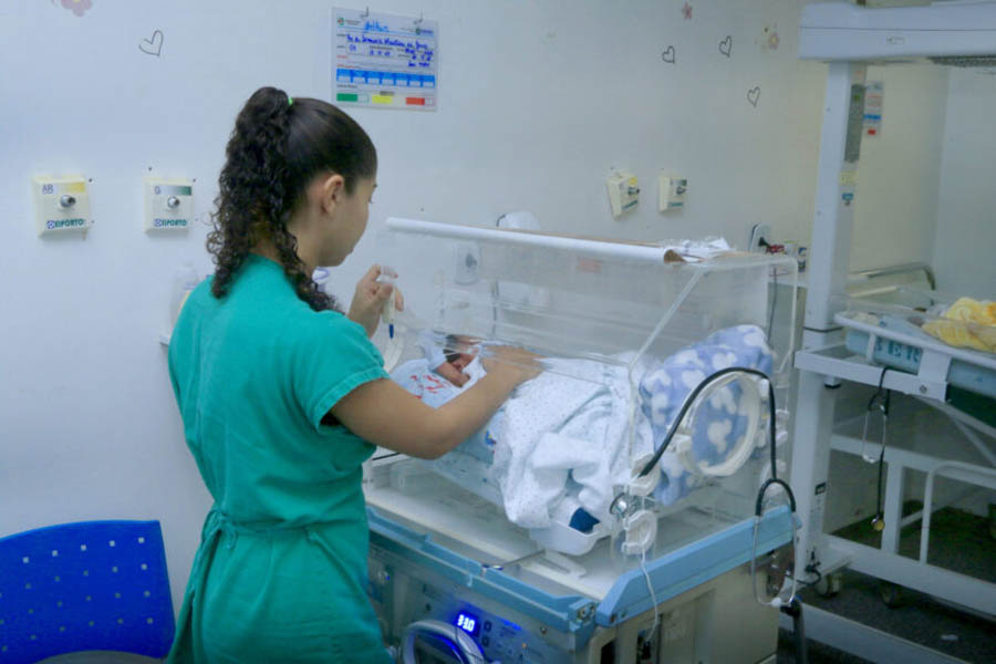 Método Canguru desenvolvido no Hospital de Base Ary Pinheiro aumenta vínculo entre prematuro e a família - News Rondônia