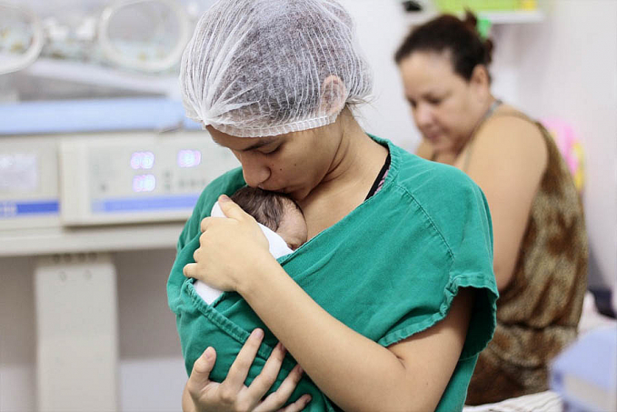 Método Canguru desenvolvido no Hospital de Base Ary Pinheiro aumenta vínculo entre prematuro e a família - News Rondônia