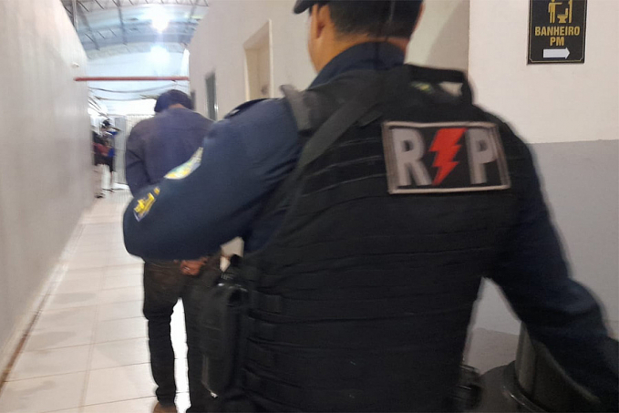Ladrão é espancado e tem arma roubada após fazer vários assaltos na zona leste - News Rondônia