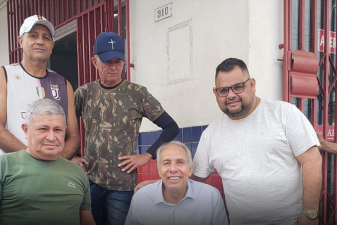 Hildebrando Pascoal: mesmo em prisão domiciliar, líder do Esquadrão da Morte é visto em conversas pela rua e distribuindo sorrisos - News Rondônia