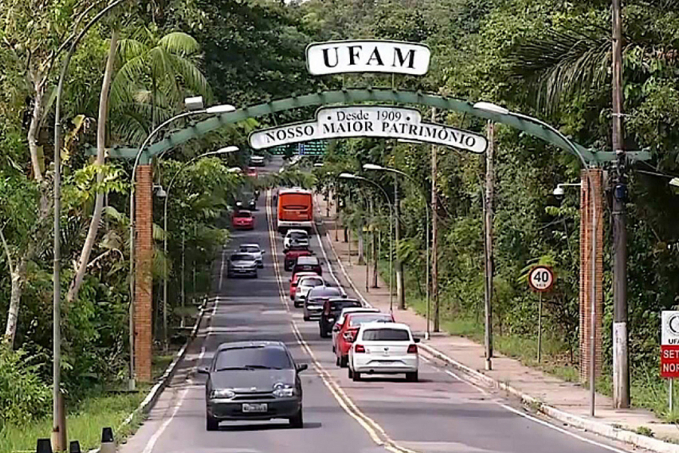 Amazonas: Investigado por tráfico humano, professor da UEA continua afastado do cargo - News Rondônia