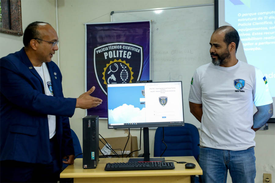 Politec lança Política de Atualização do Parque Computacional e realiza entrega de equipamentos - News Rondônia