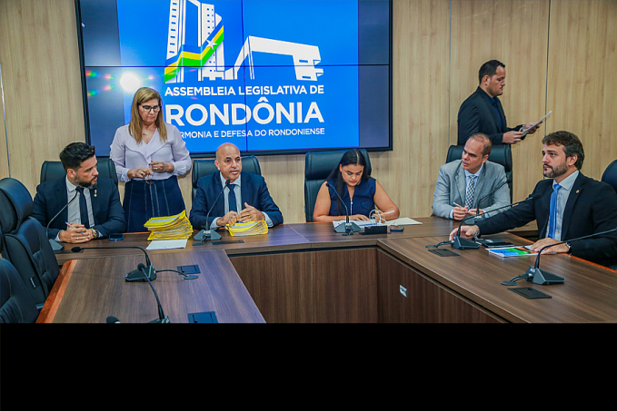 CCJR discute criação de biblioteca na ALE e veto sobre parcelamento do IPVA - News Rondônia