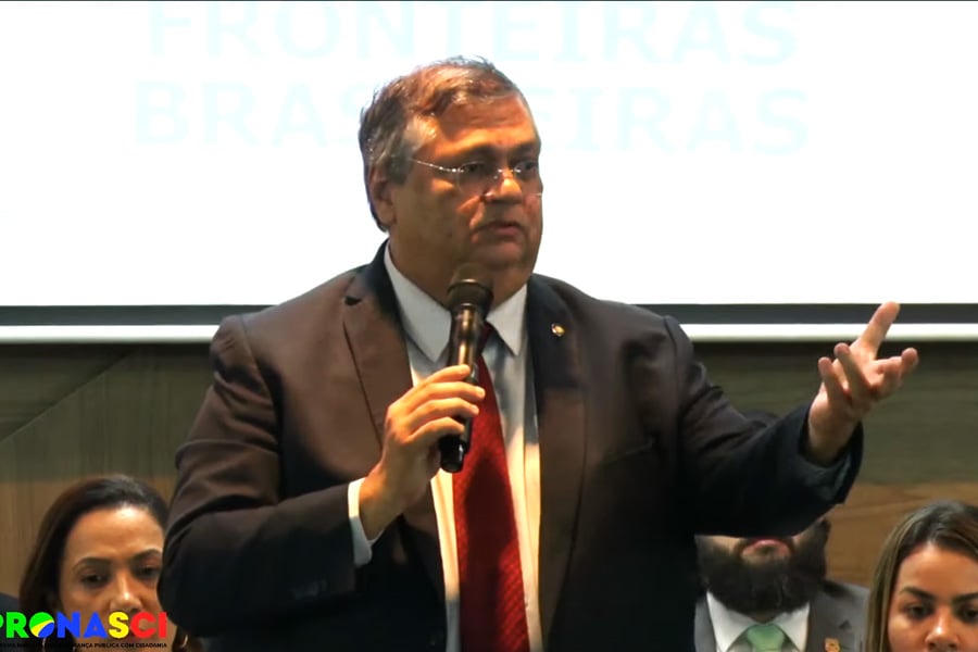 Com promessa de ampliar a segurança nas fronteiras, Flavio Dino desembarca no Acre - News Rondônia