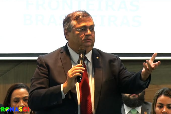 Com promessa de ampliar a segurança nas fronteiras, Flavio Dino desembarca no Acre - News Rondônia