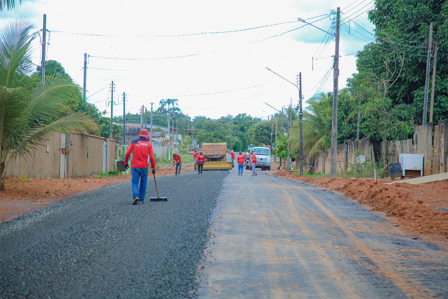 Rua Mamoré no setor 02 em Jaru recebe capa asfáltica - News Rondônia