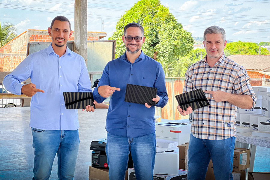 Agentes comunitários de saúde em Alta Floresta do Oeste recebem computadores, tablets e impressoras de Anderson Pereira - News Rondônia