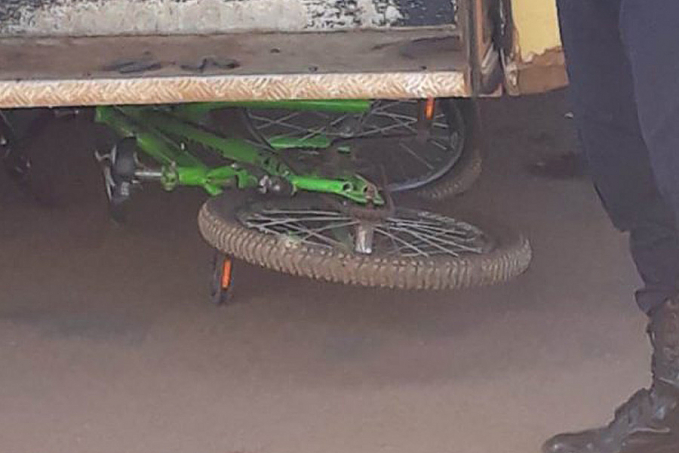 Garoto de sete anos é levado a UPA após bicicleta ficar embaixo de ônibus escolar em Vilhena - News Rondônia