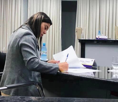 Anteprojeto de autoria da ver. Juliana Nonato de Rolim de Moura, que obriga atendimento prioritário aos portadores de Fibromialgia é aprovado em Sessão - News Rondônia